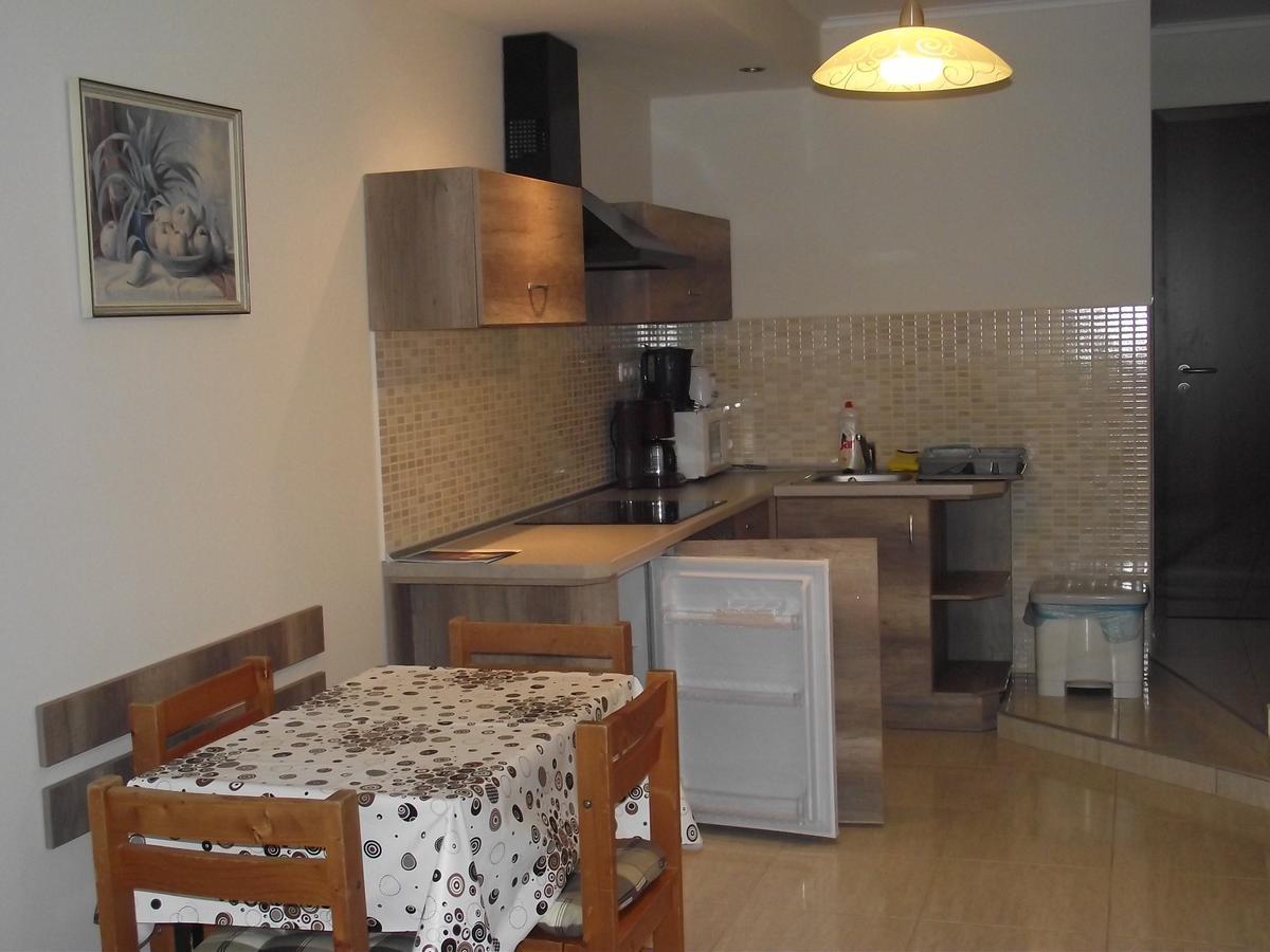 Besenyei Apartman Sárvár Εξωτερικό φωτογραφία
